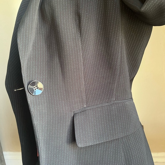 Allen B pinstriped suit jacket with paisley lining. - Picture 12 of 16